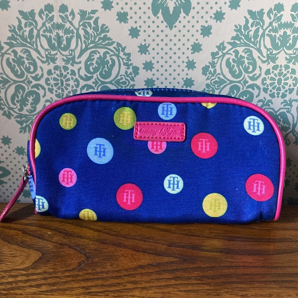 ☀️ Tommy Hilfiger Cosmetic Case